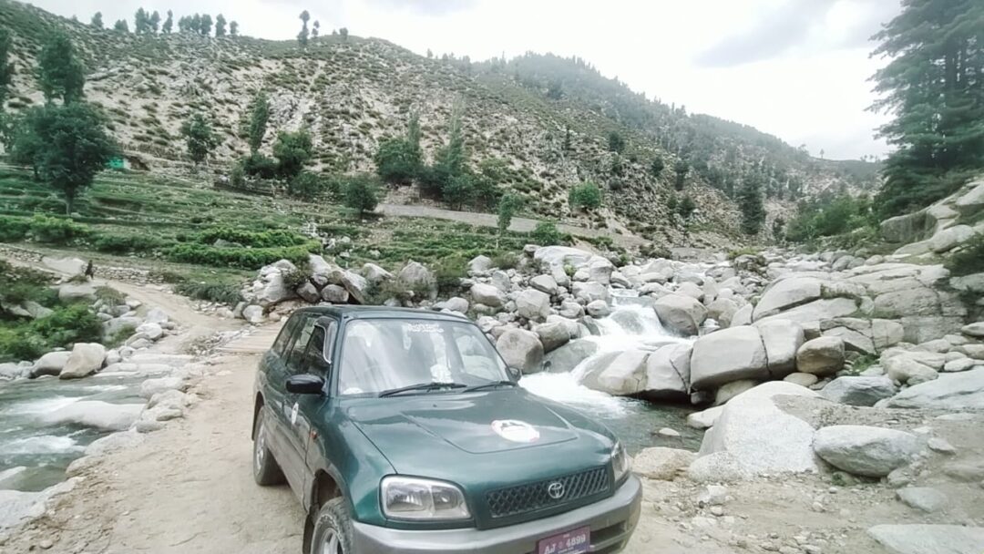 Toyota Rav4 4x4 Jeep For Daily Base Rent in Dir, Kumrat Valley, Chitral Valley and Swat - Image 11