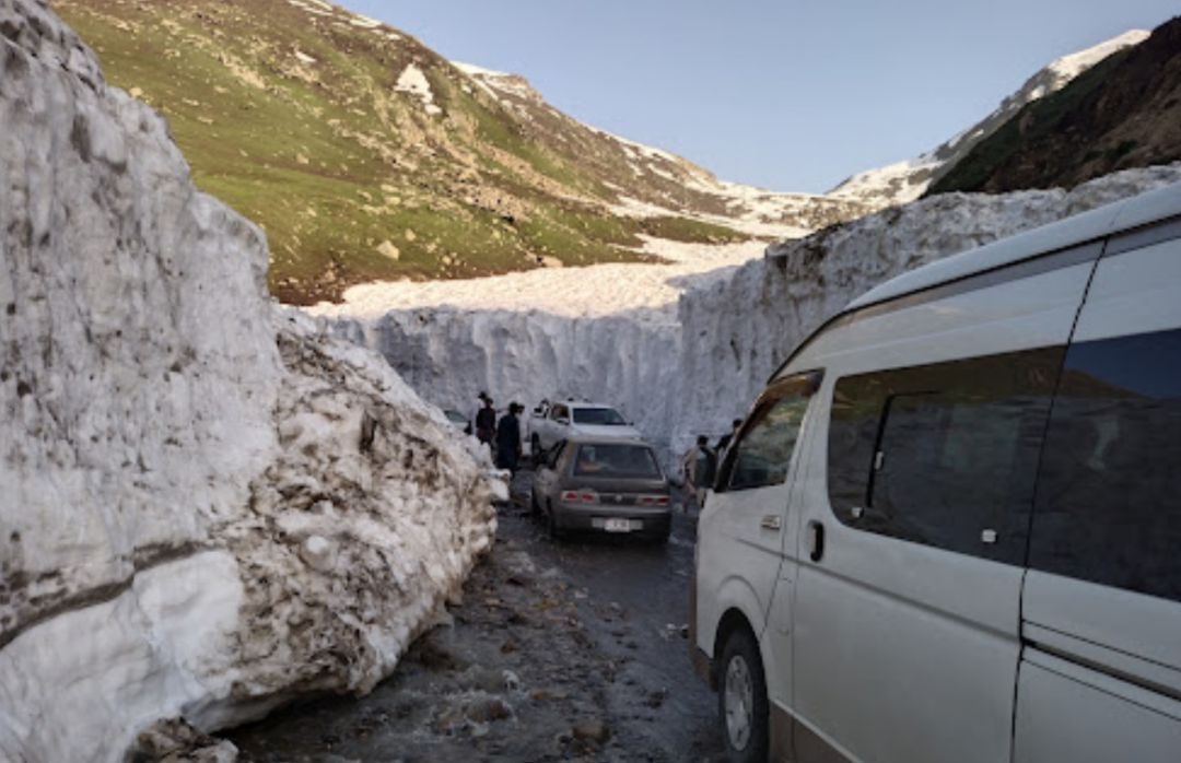 Naran Kaghan Babusar Top Family Tour Package 2 Nights 3 Days (22)