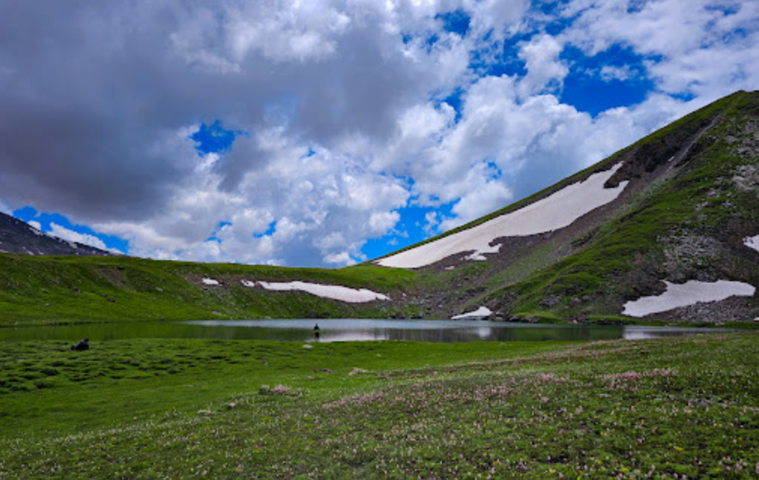 Naran Kaghan Babusar Top Family Tour Package 2 Nights 3 Days (22)