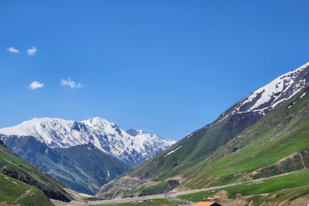 Naran Kaghan Babusar Top Family Tour Package 2 Nights 3 Days (22)