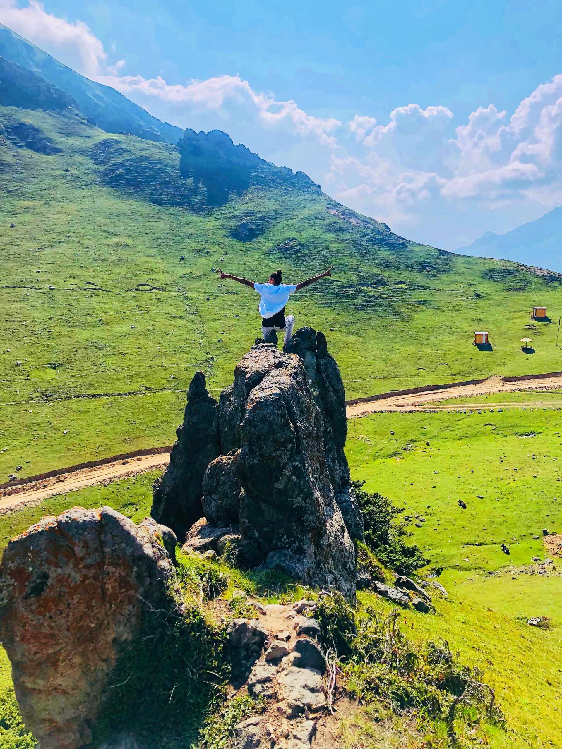 🏞️ Discover Badgoi Top! A stunning meadow nestled in the heart of Kalam Valley and Kumrat Valley , offering jaw-dropping views and serene beauty. #BadgoiTop #ExplorePakistan