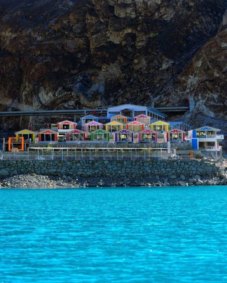 💎 Attabad Lake: Pakistan’s Turquoise Jewel in the Heart of Hunza Valley 🌊🏞️