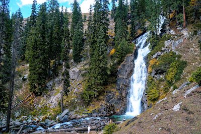 💦 Kund Banda Waterfall The Hidden Jewel of Kumrat Valley’s Wild Beauty 🌿✨