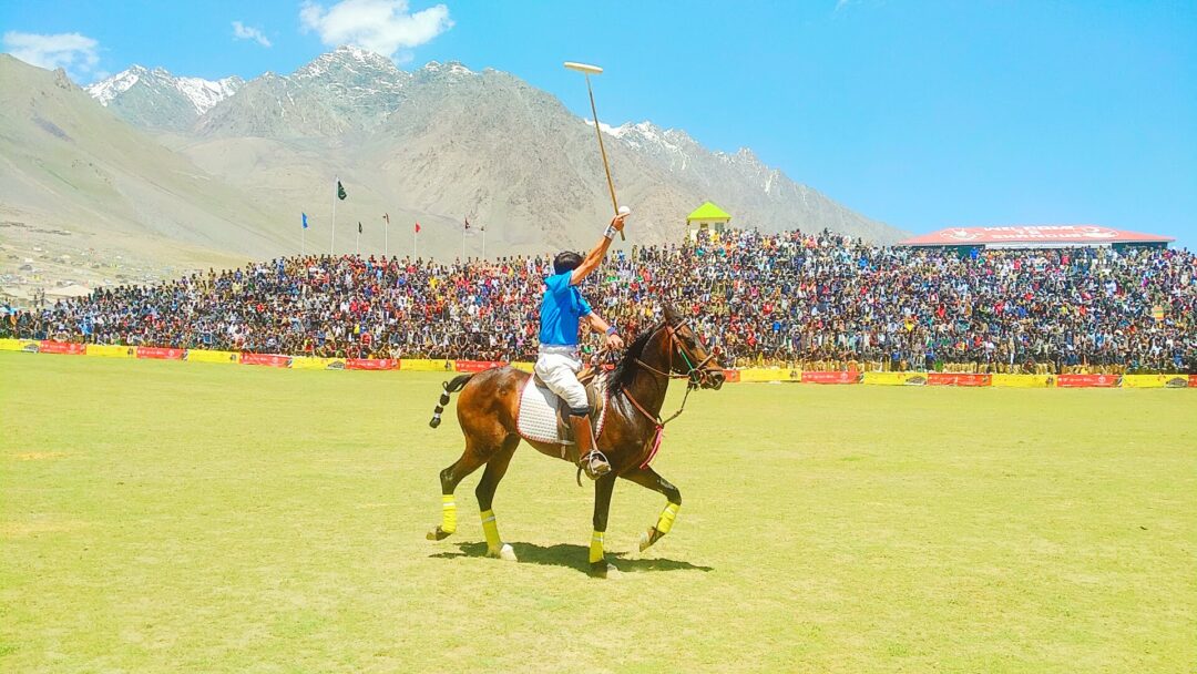 Breathtaking scenic view of Shandur Pass (2)