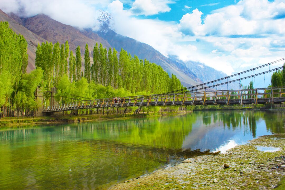 Lulusar Lake Bridge